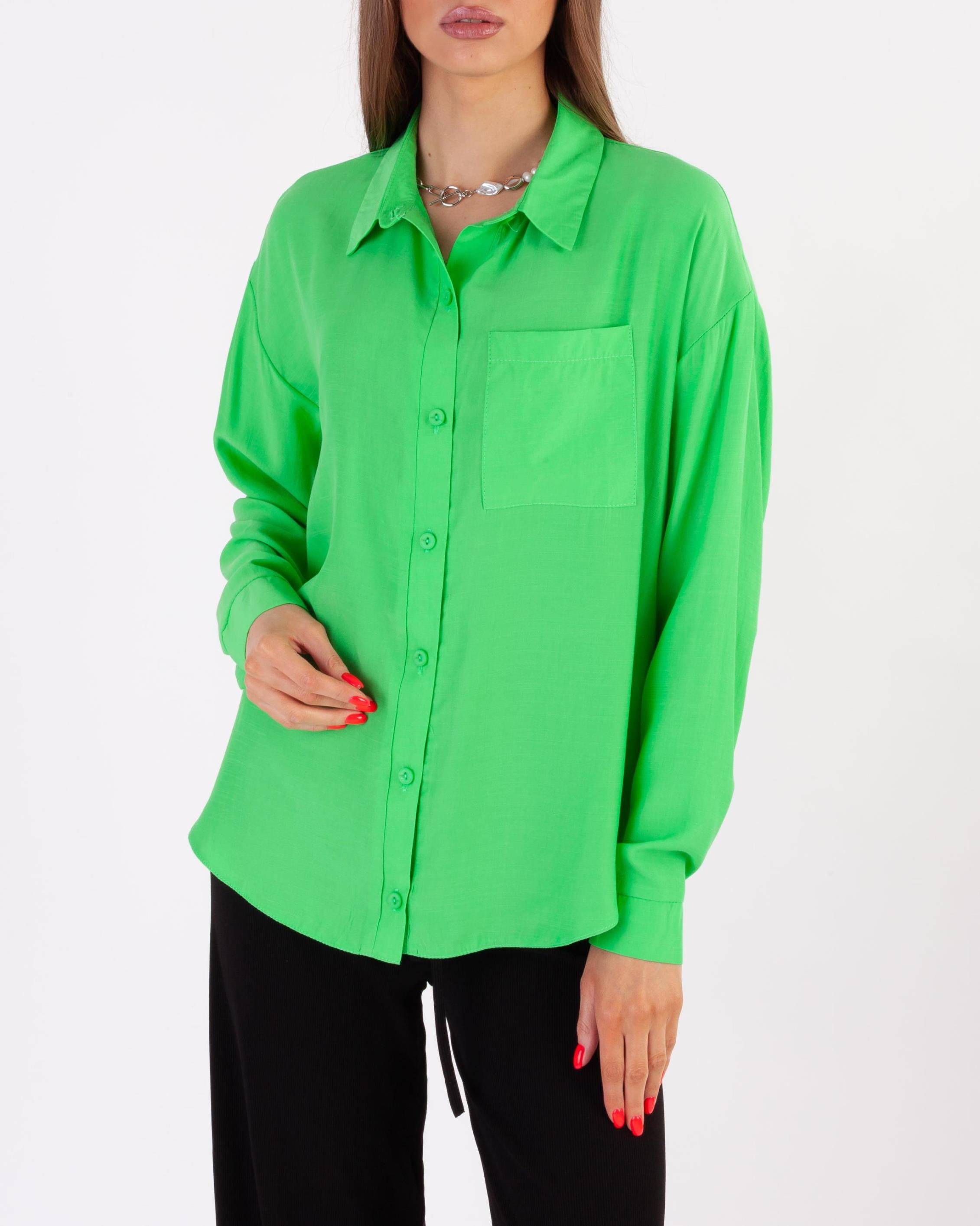 Девушка в зеленой рубашке. Сорочка henderson. Детский мир нягань рубашки для мальчиков. Хендерсон мужская рубашка. Рубашка хендерсон.